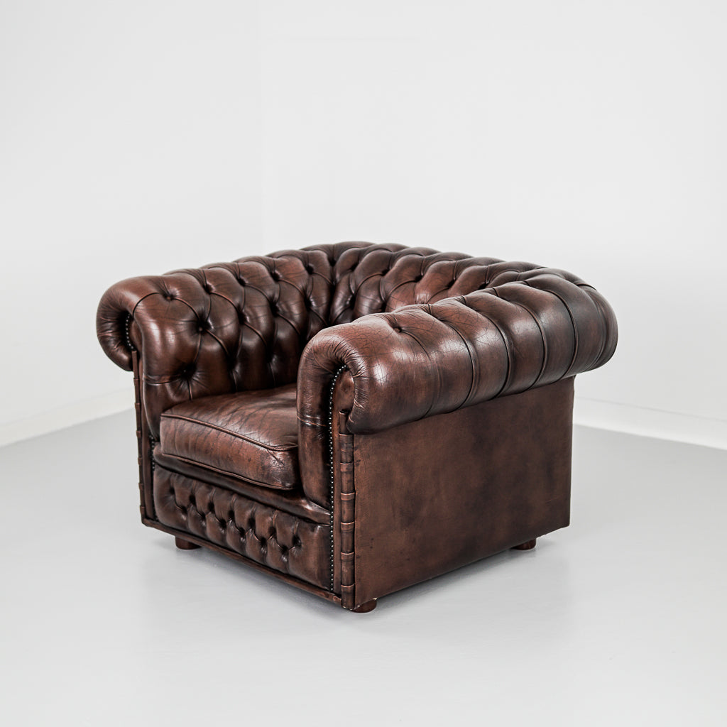 Chesterfield leather armchair | England | 1950s