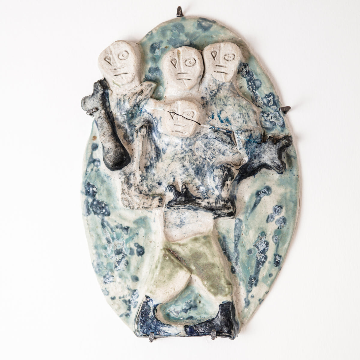 Francisco Trêpa | Too many faces | 2014 | Stoneware | 38x25x3 cm.