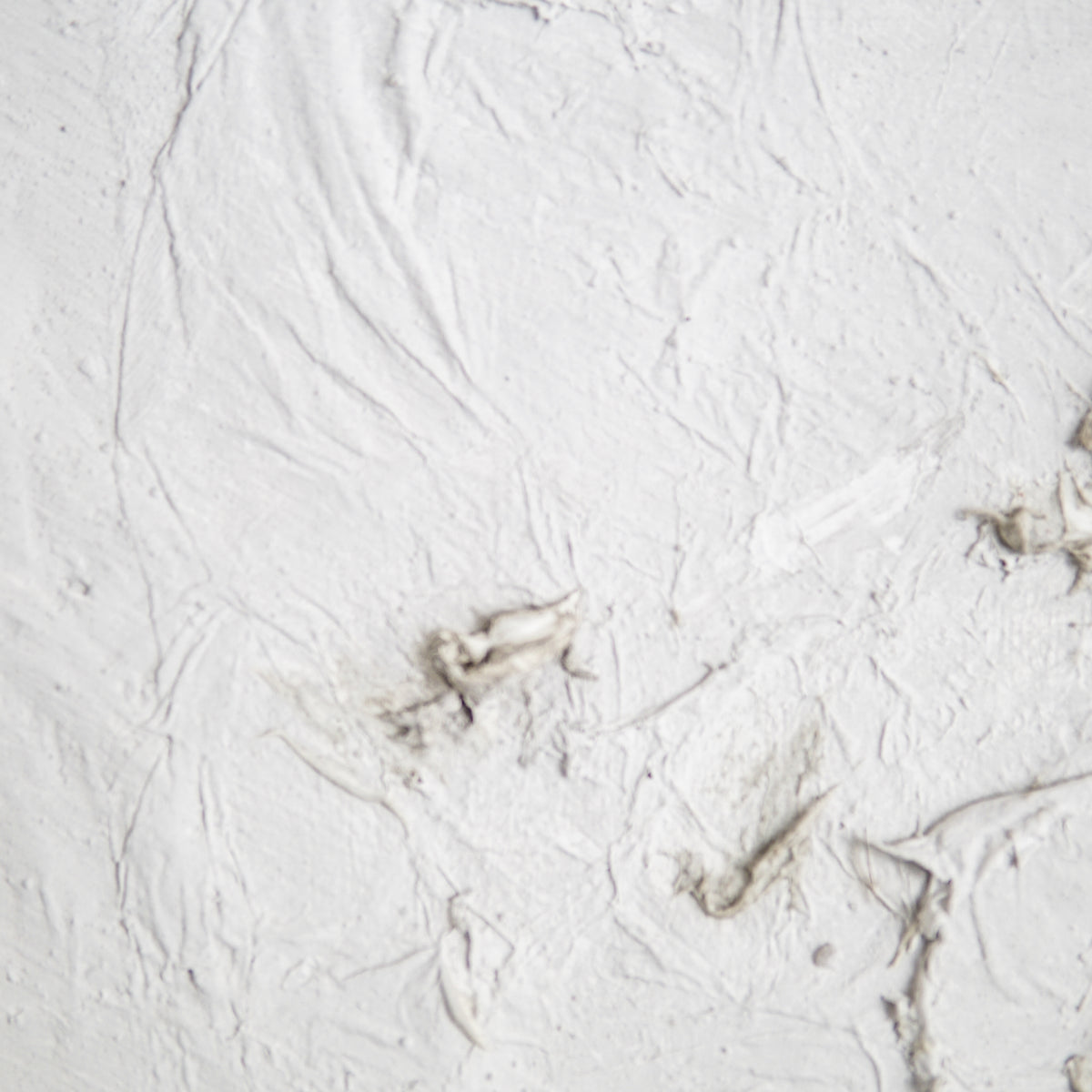 Ana Moraes | sem título VI, 2021 | 110x70 cm | Tinta spray, cimento, silicone e papel sobre tela