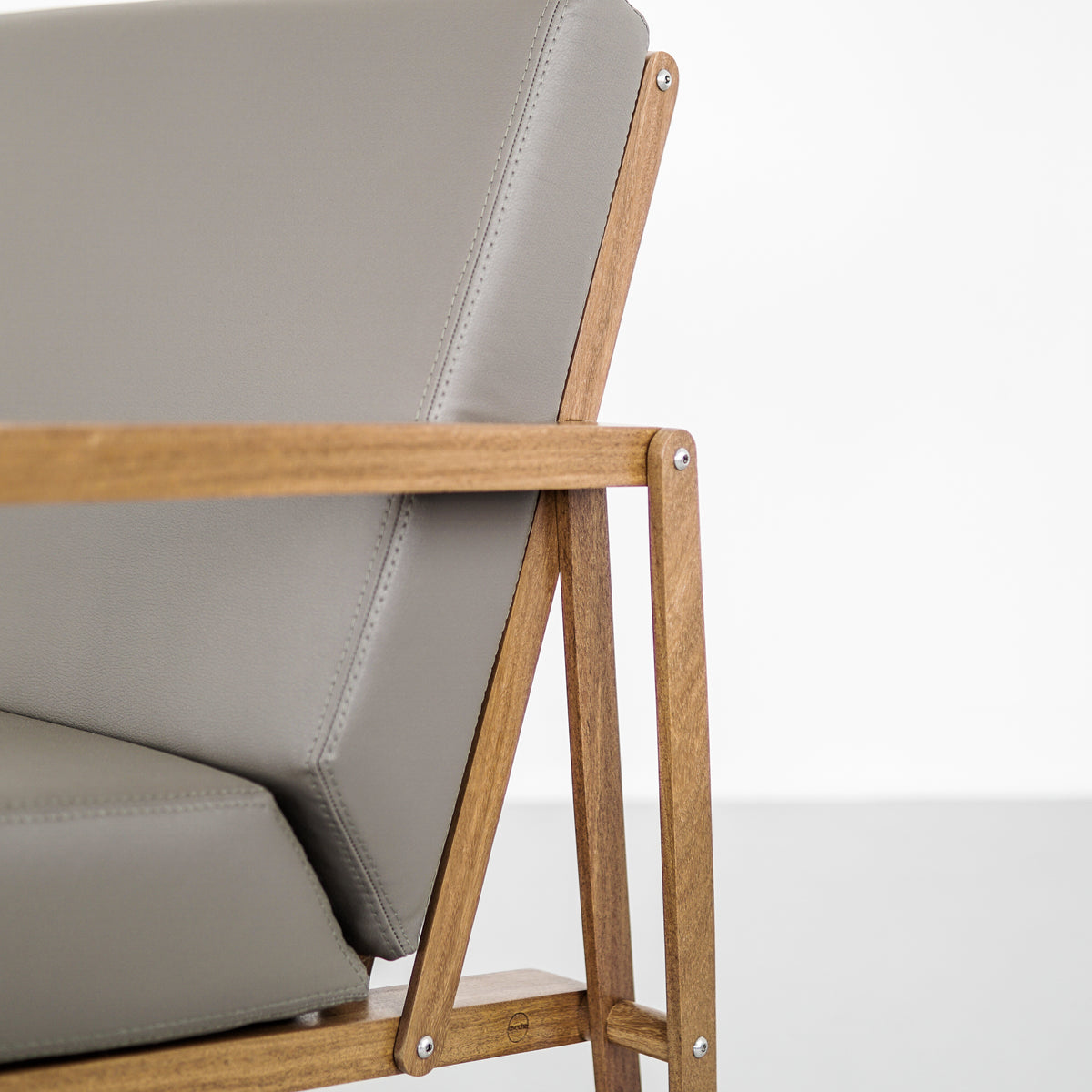 Contemporary Leather Flex Chair | Charcoal grey and Sand colors | LEXUS Chair | Pedro Useche